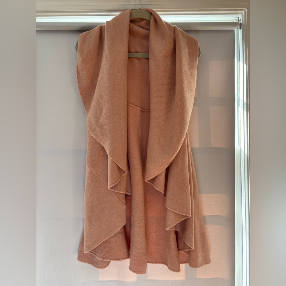 LOOK. (One size) Elegant Draped Shawl in Soft Pink